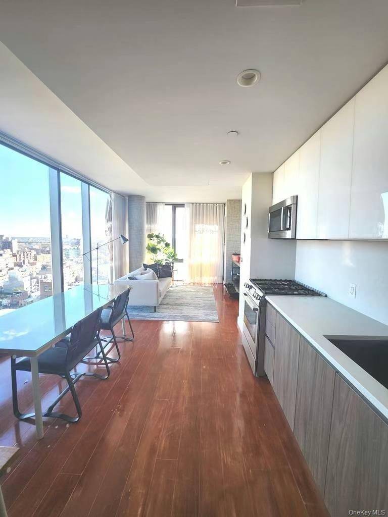 131-01 40th RD #19Z, Flushing, NY 11354