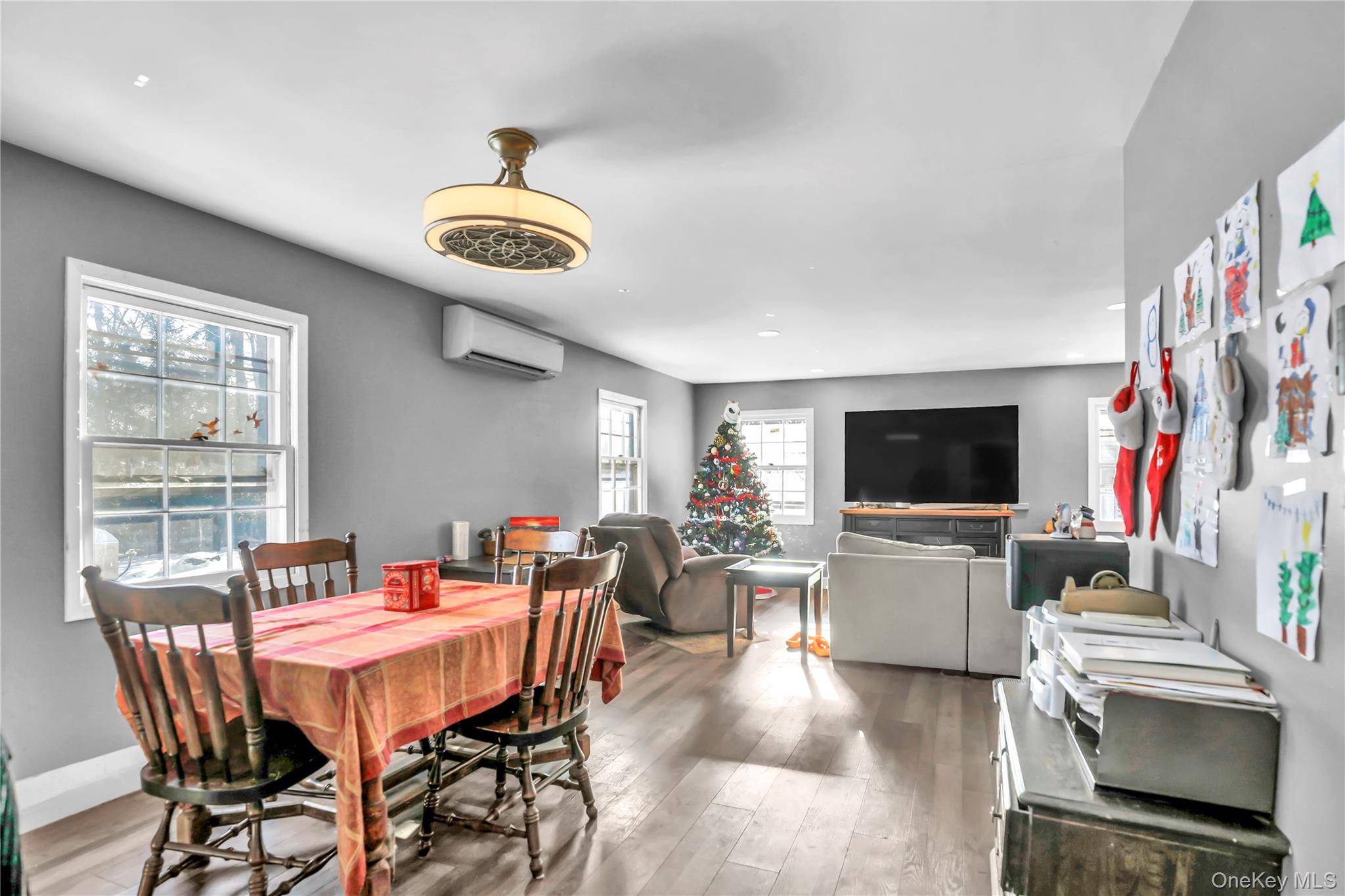 11 Seward LN, Stony Brook, NY 11790