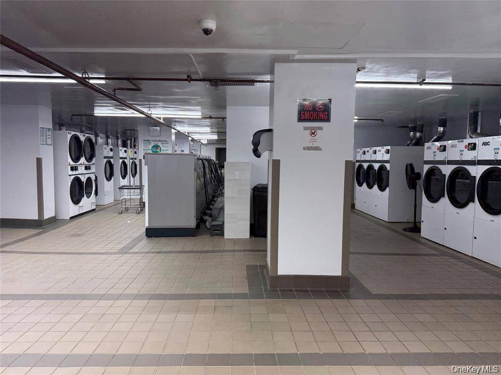 61-20 Grand Central Pkwy #B 410, Forest Hills, NY 11375