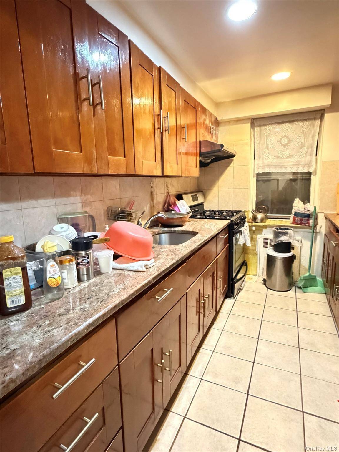 134-39 Blossom Ave #2G, Flushing, NY 11355
