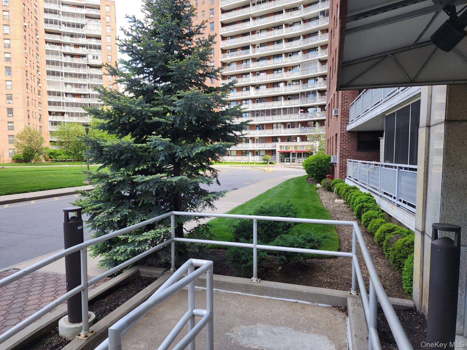 61-35 N 98th ST #St-G, Rego Park, NY 11374