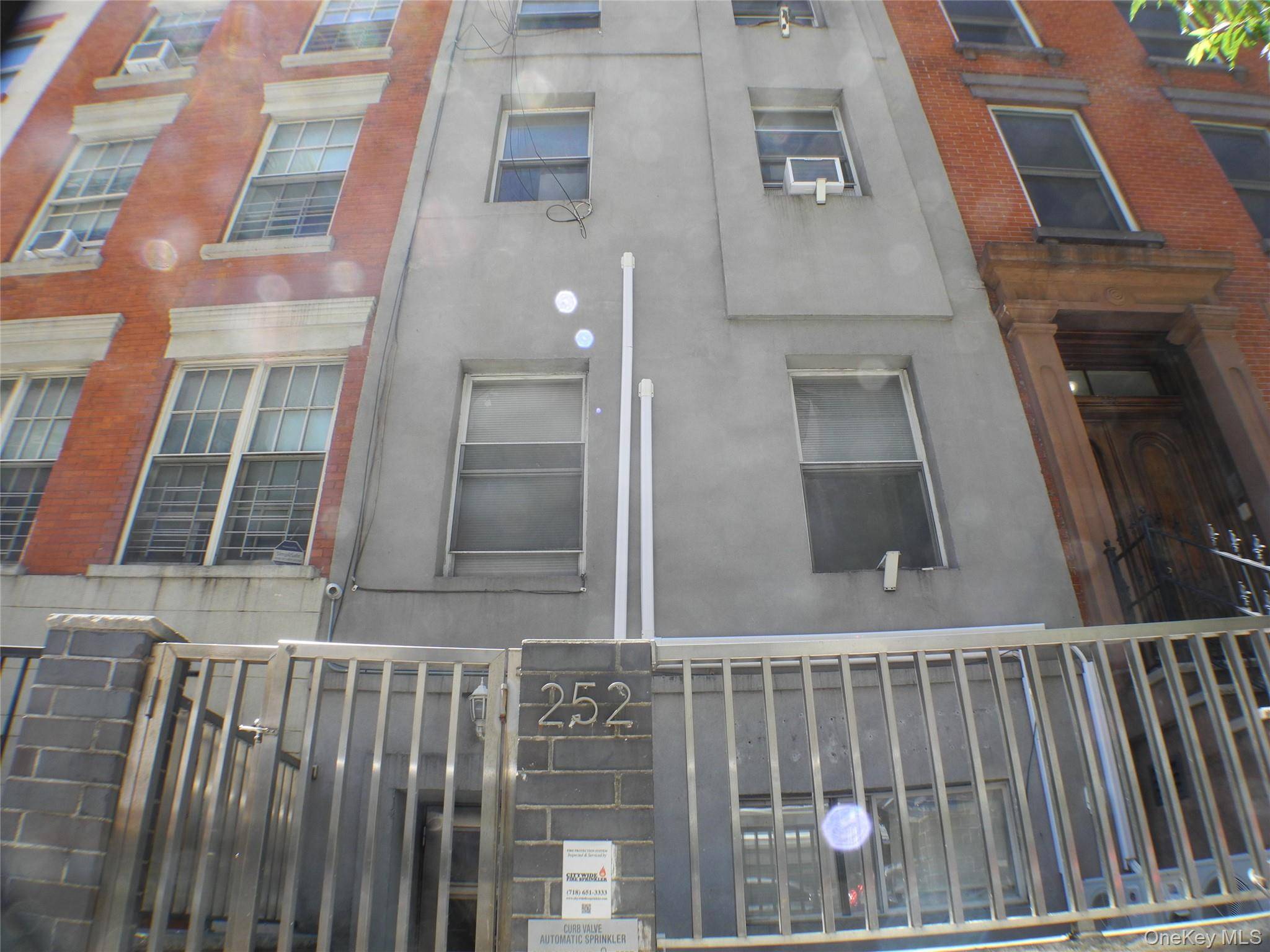 252 E 33 ST, New York (manhattan), NY 10016