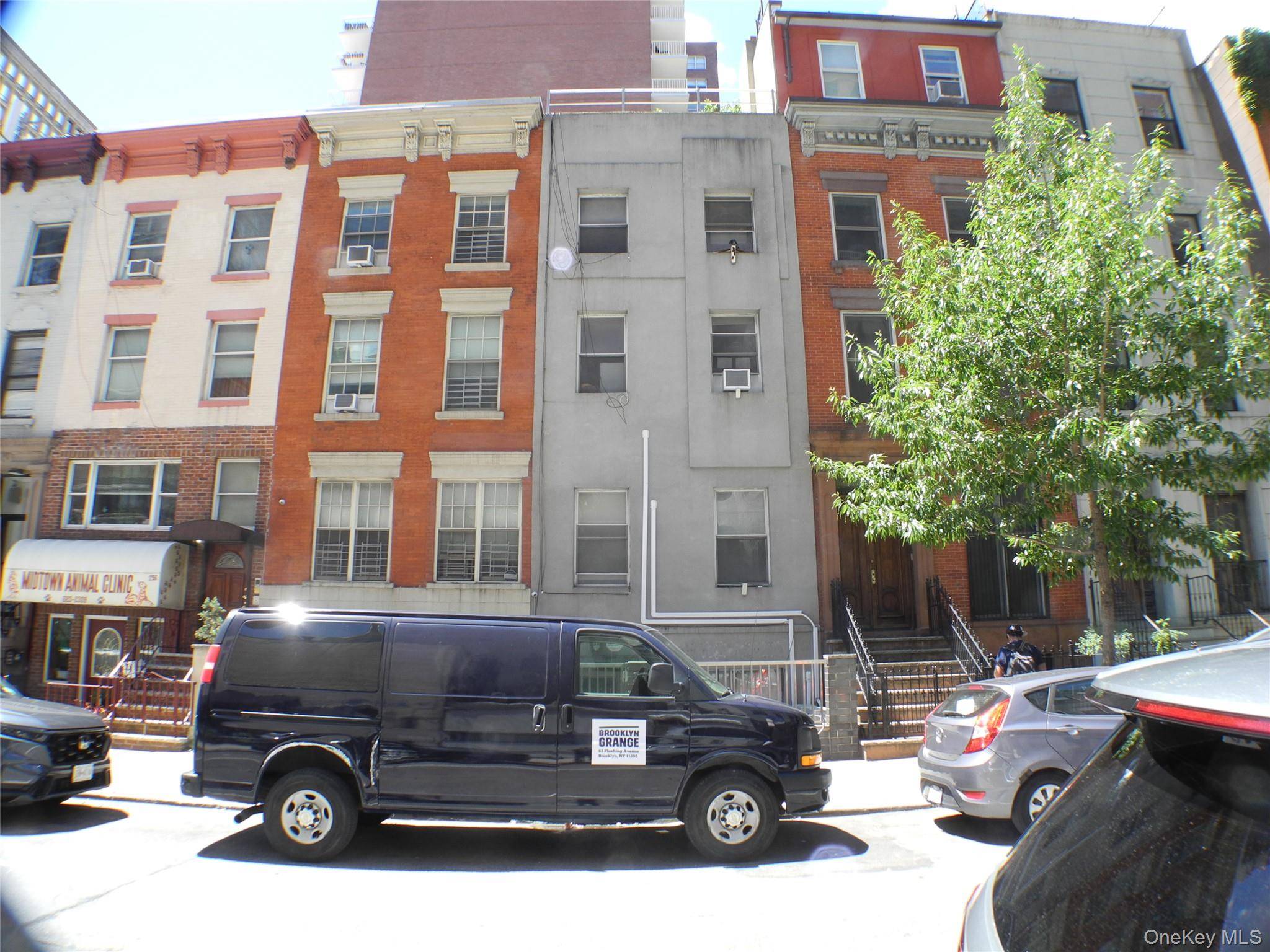 252 E 33 ST, New York (manhattan), NY 10016