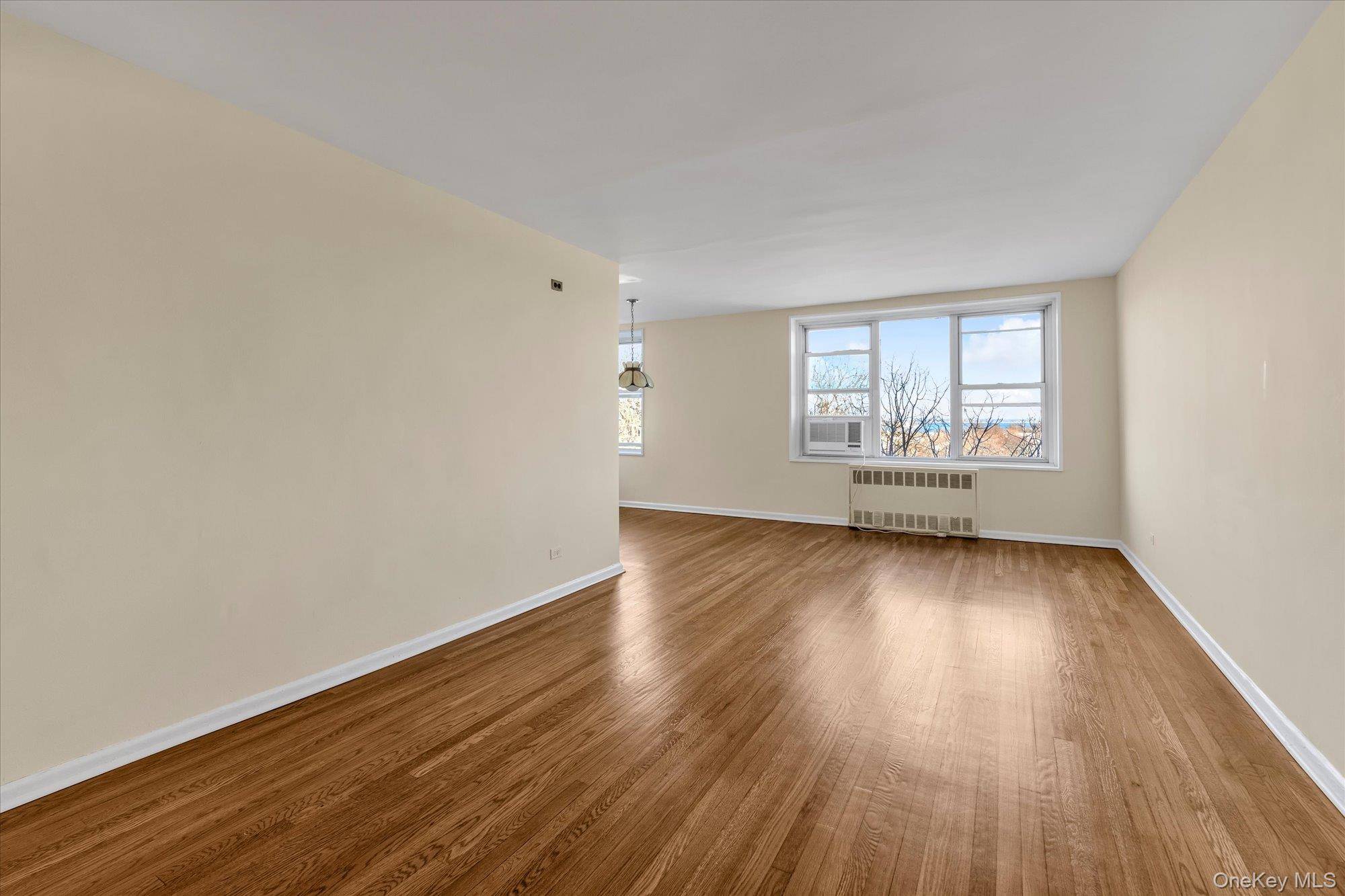 209-80 18 AVE #6D, Bayside, NY 11360