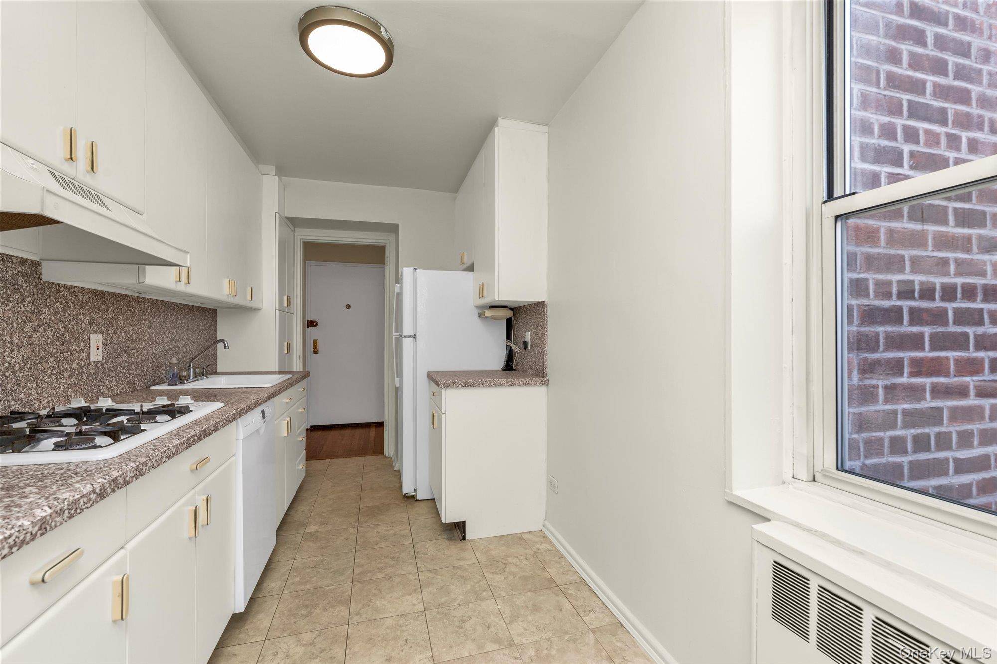 209-80 18 AVE #6D, Bayside, NY 11360