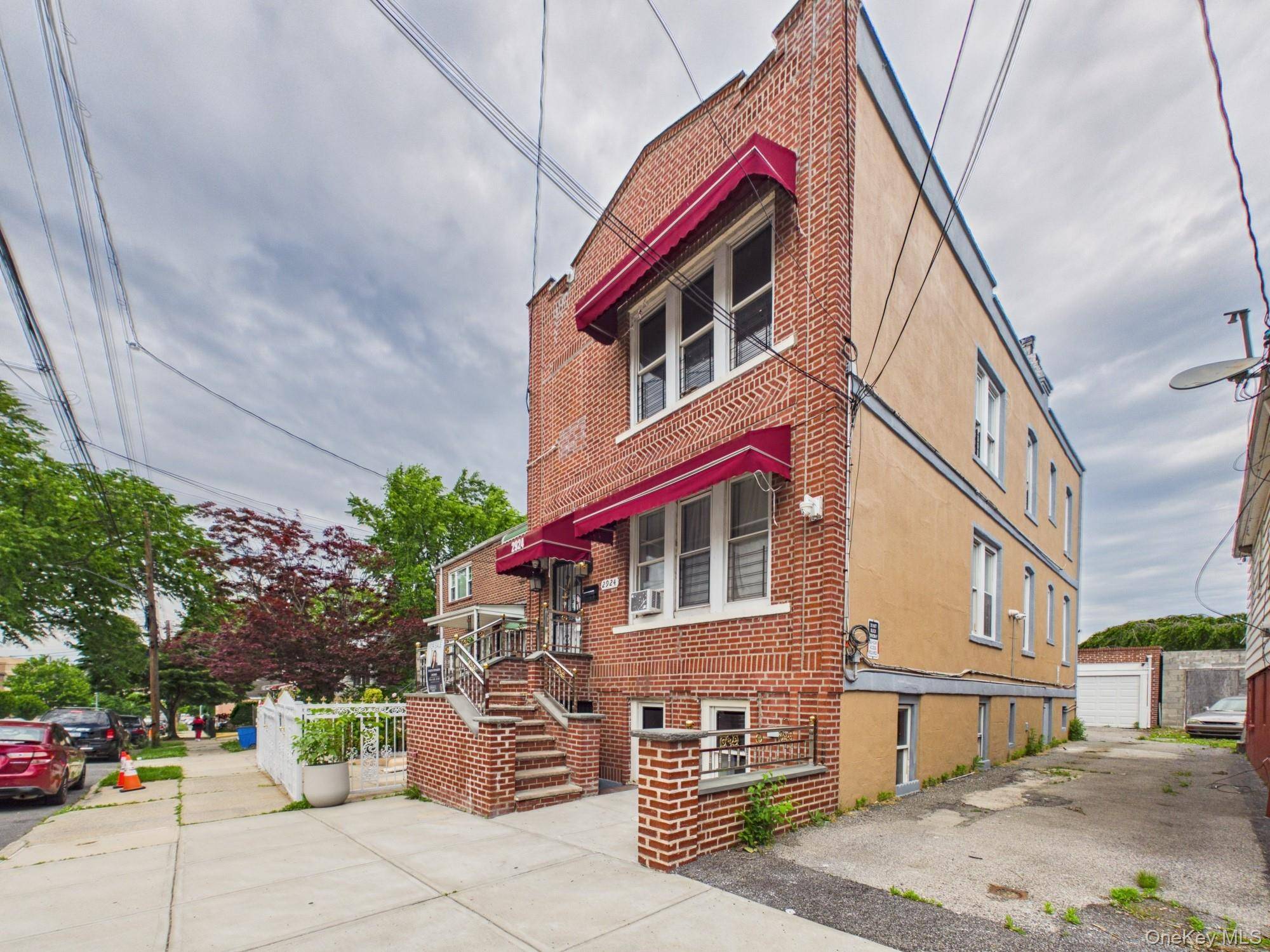 2924 Yates AVE, Bronx, NY 10469