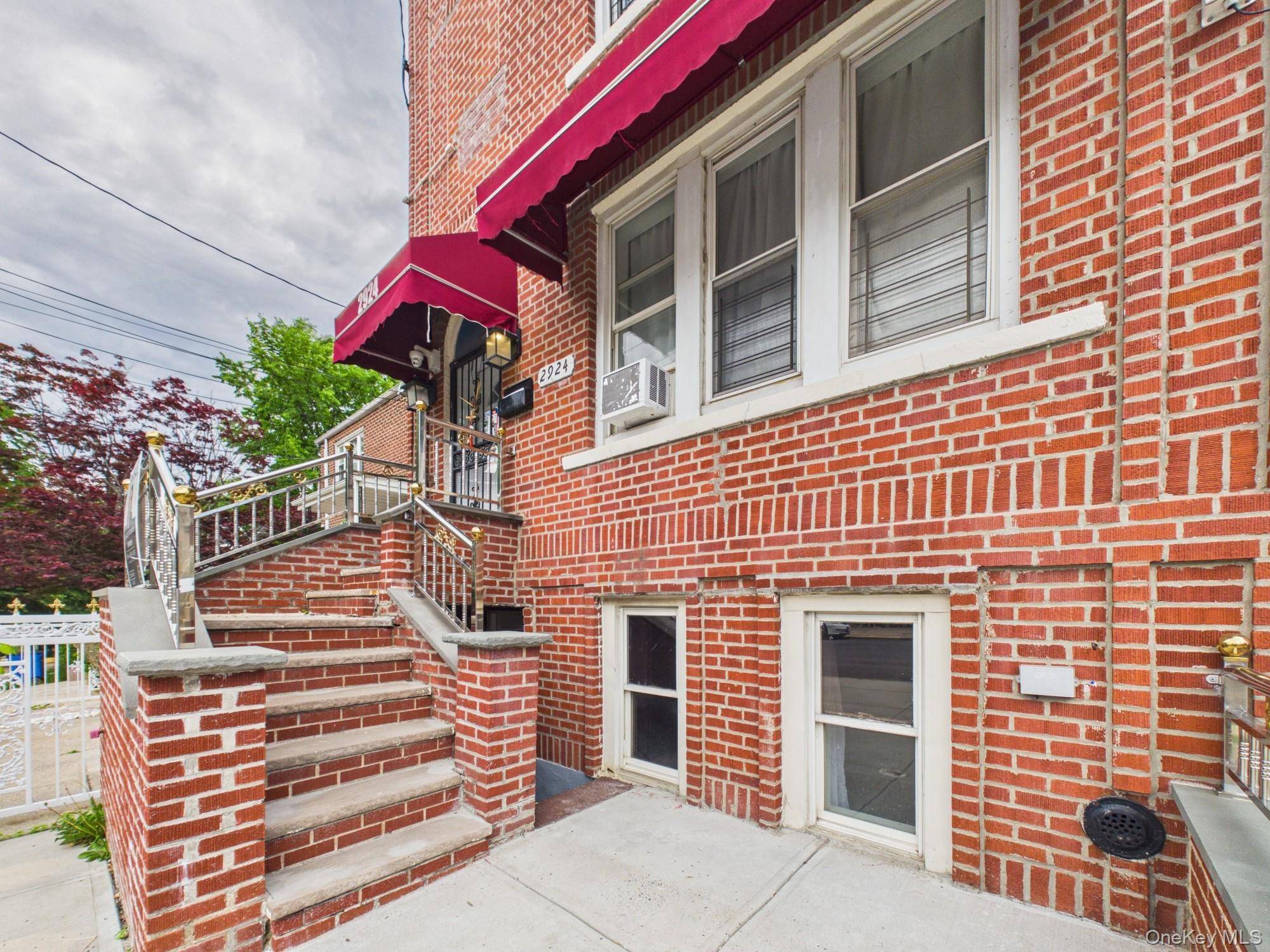 2924 Yates AVE, Bronx, NY 10469