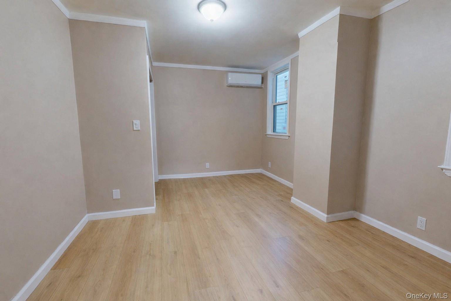 9561 115th ST, Richmond Hill, NY 11419