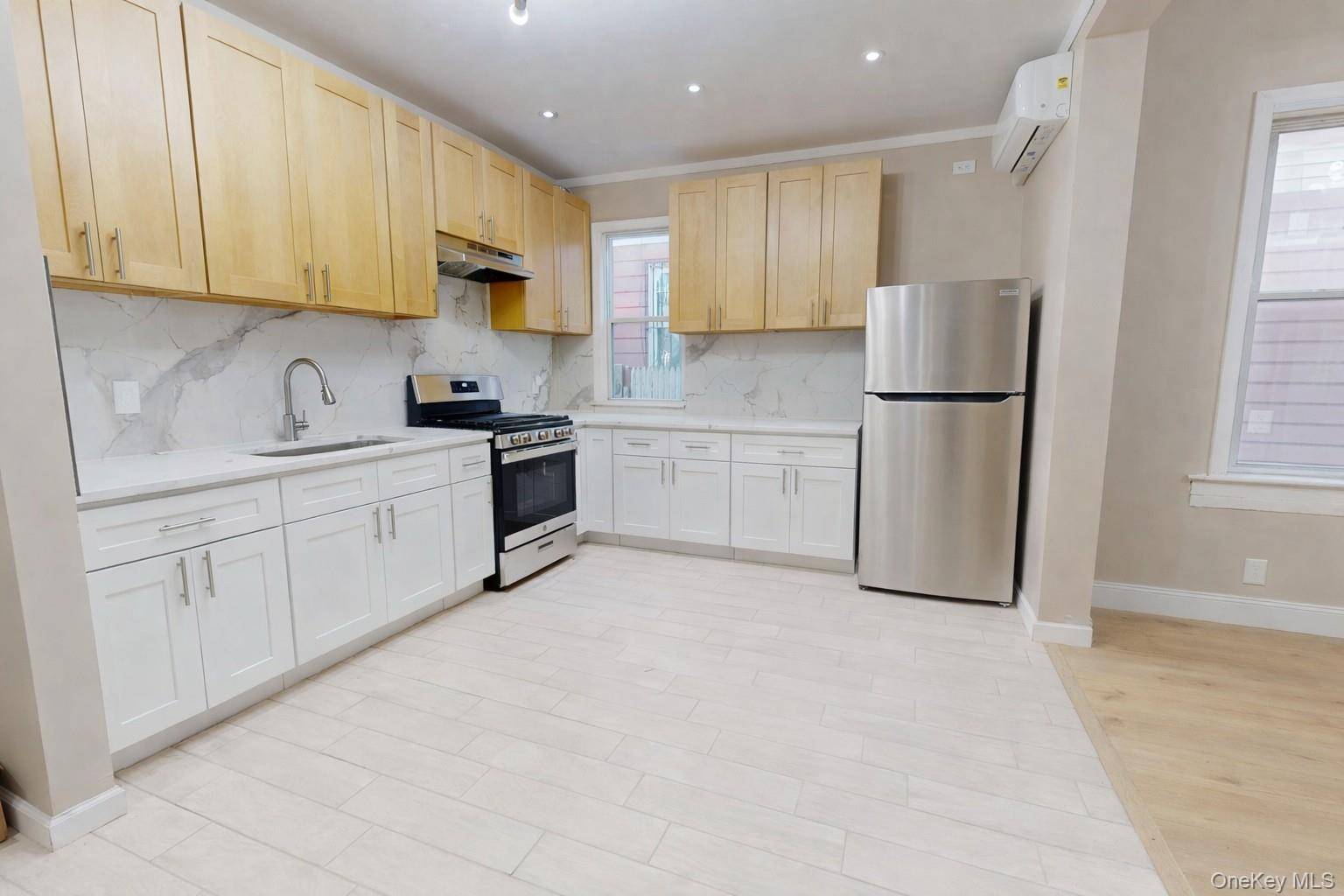 9561 115th ST, Richmond Hill, NY 11419