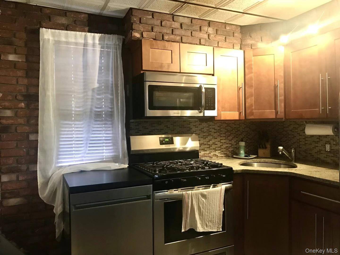 207-01 34th AVE, Bayside, NY 11361