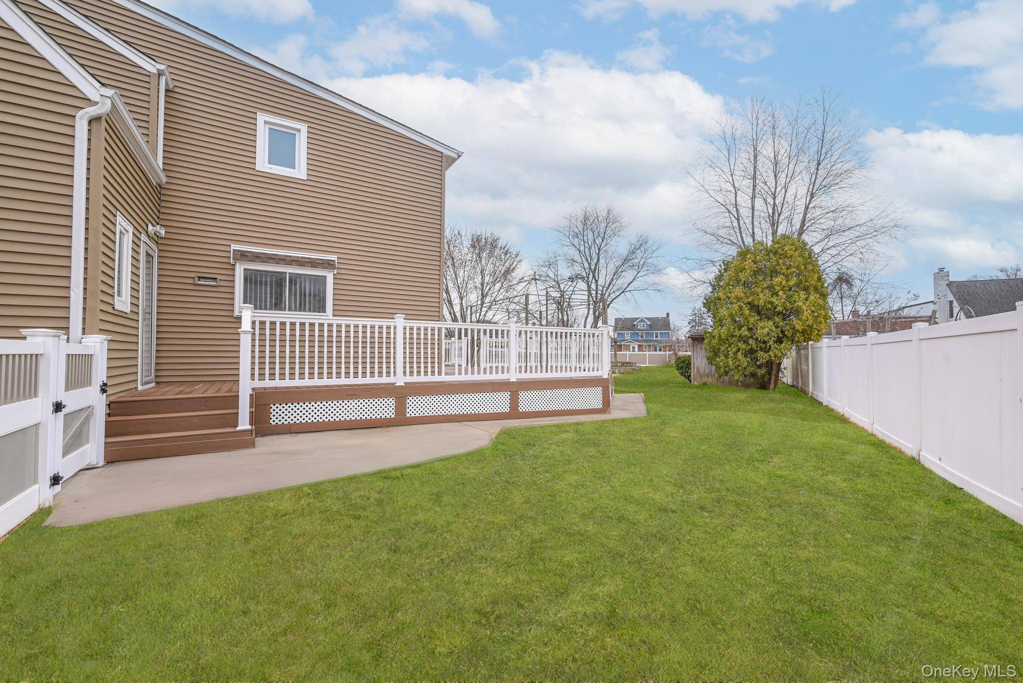 100 Morris Pkwy, Valley Stream, NY 11580