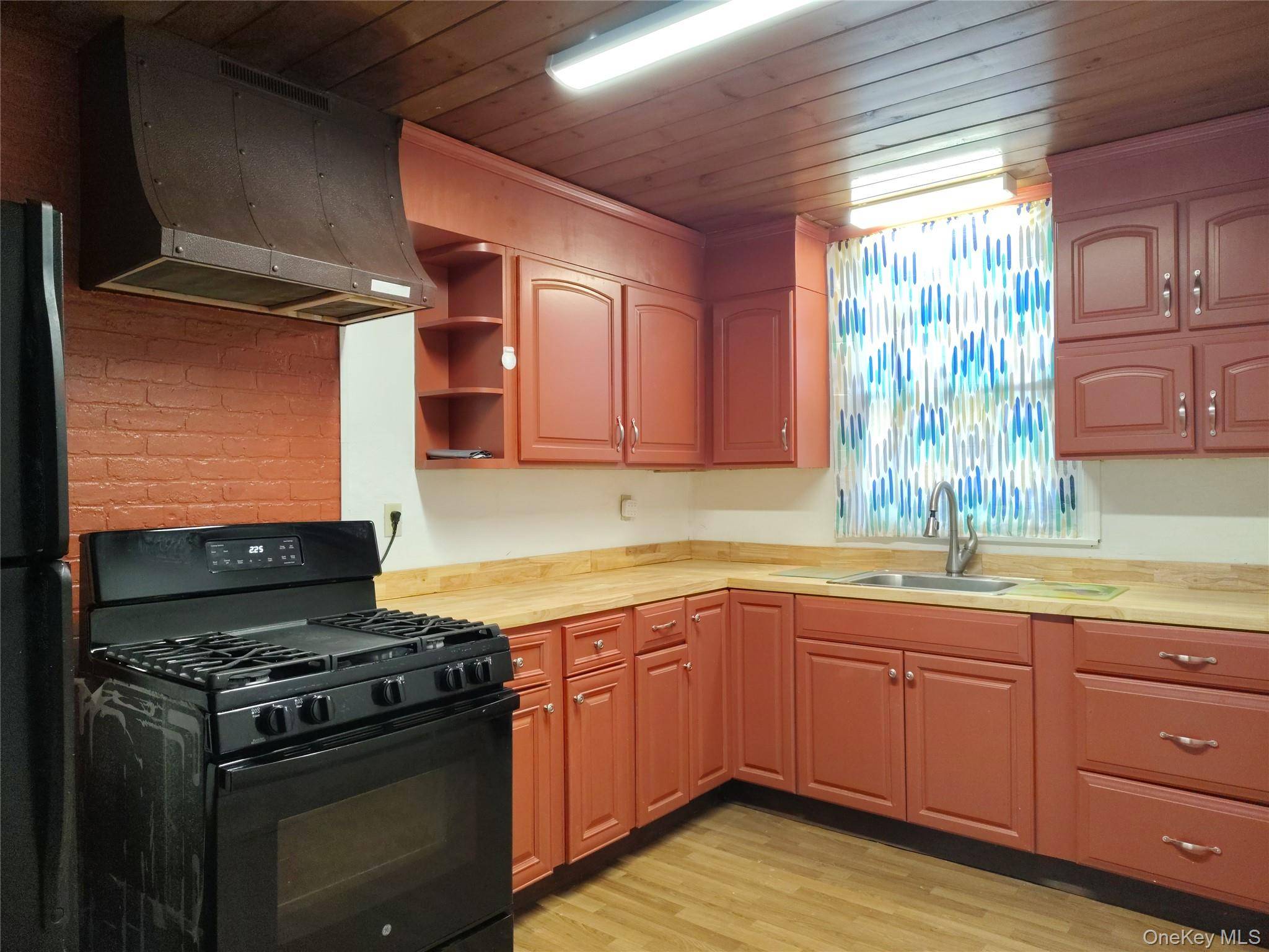 32 Vernon TER #1, Poughkeepsie, NY 12601