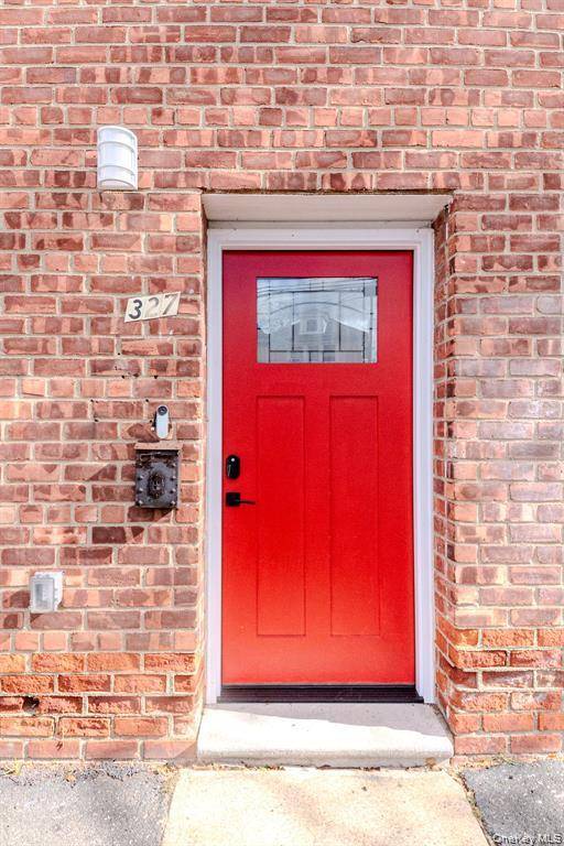327 Mundy LN, Mount Vernon, NY 10550
