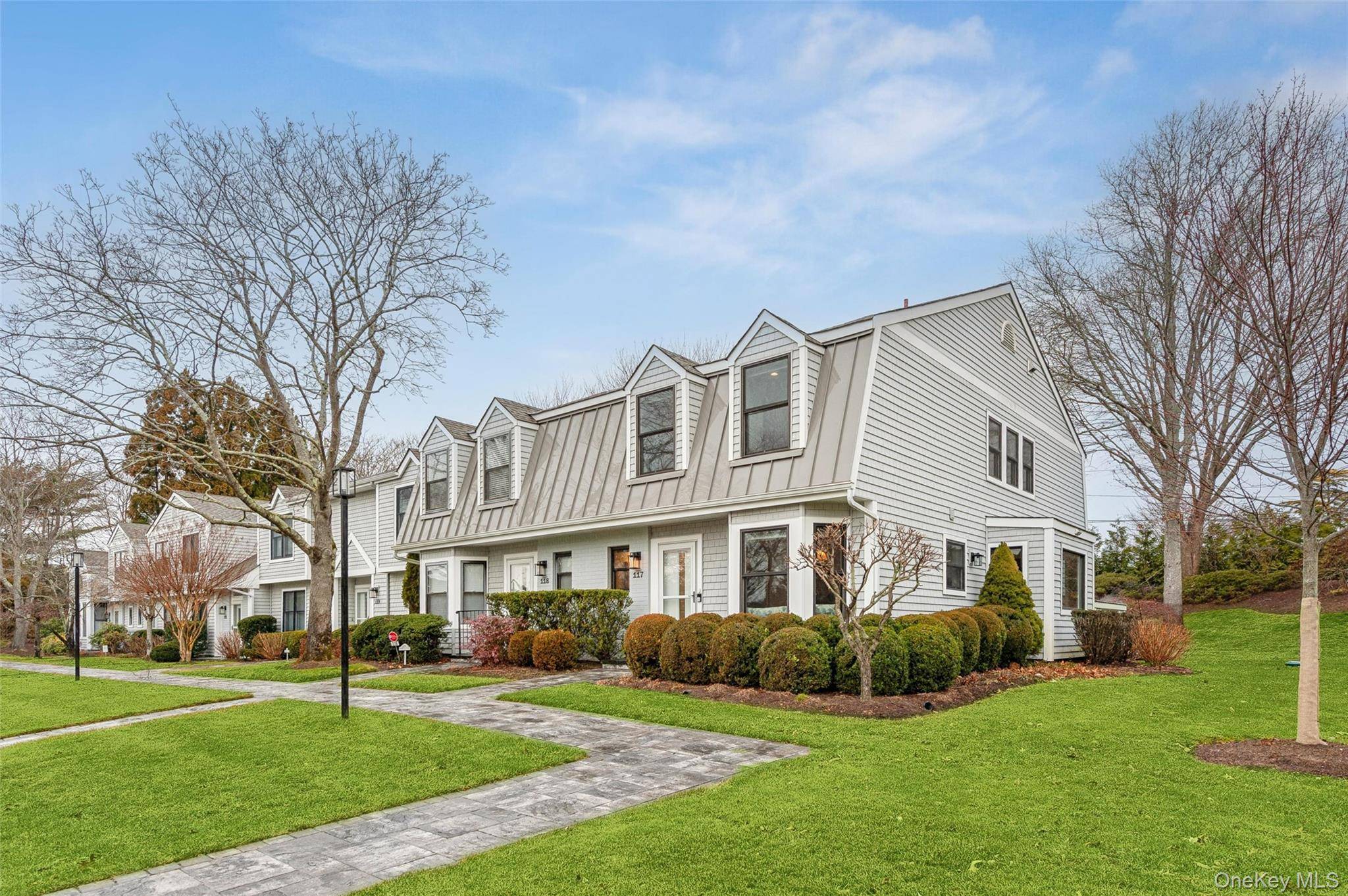 50 Hubbard LN #117, Southampton, NY 11968
