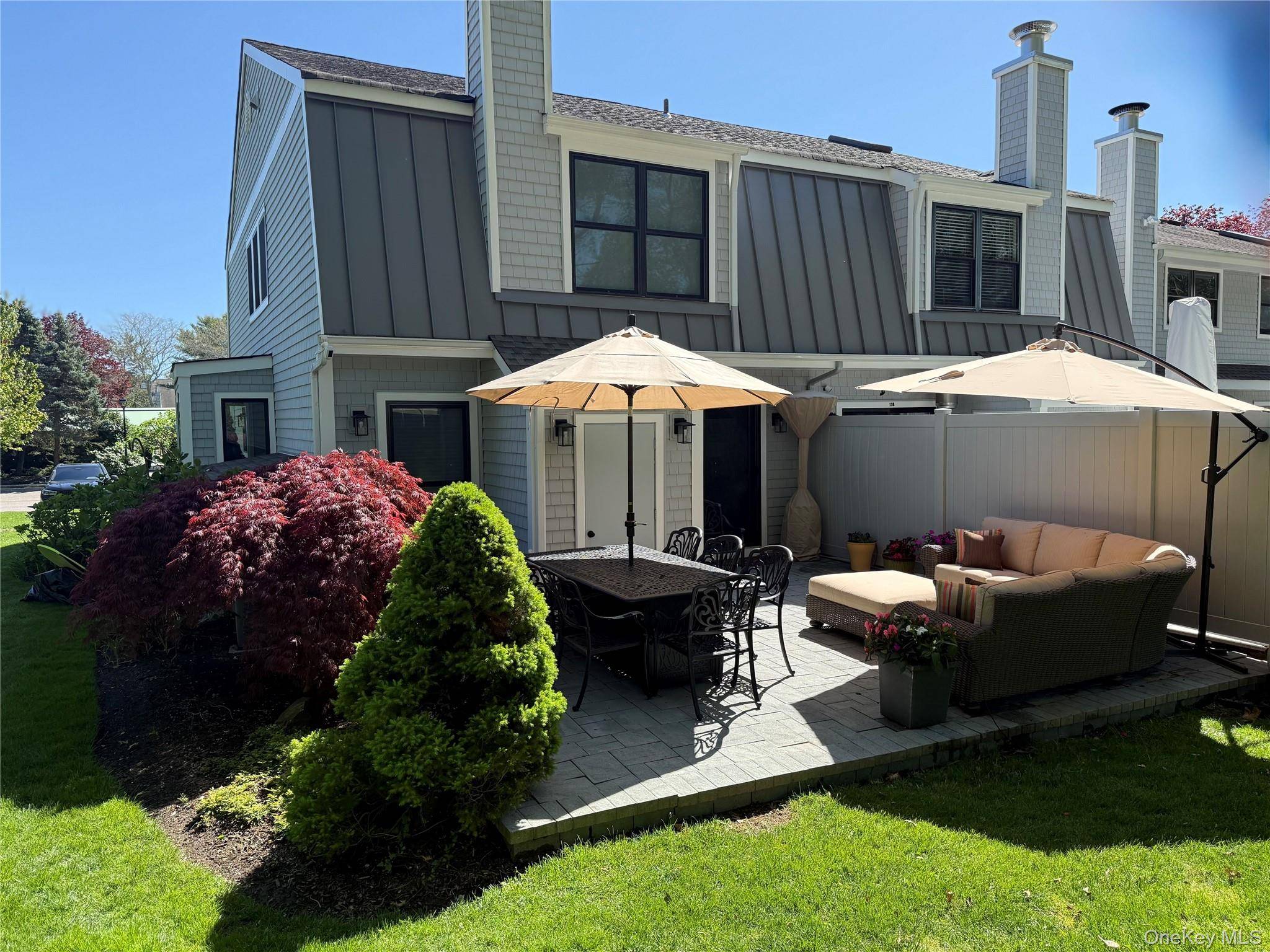 50 Hubbard LN #117, Southampton, NY 11968