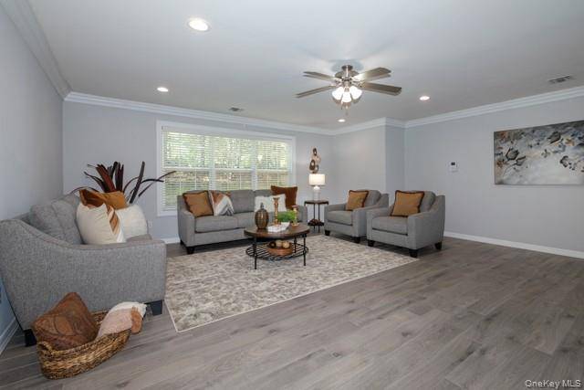 83 Village Green DR #83, Port Jefferson Station, NY 11776
