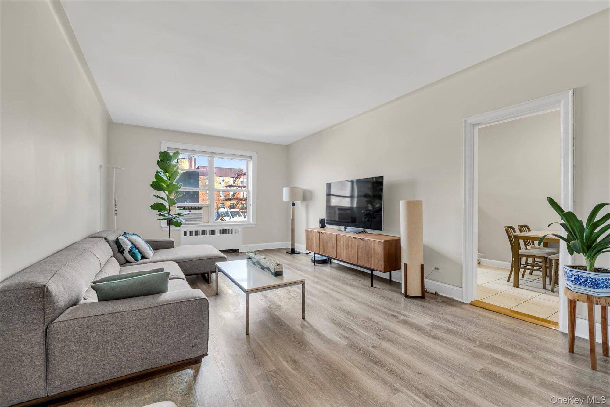 35-24 72nd ST #5G, Jackson Heights, NY 11372