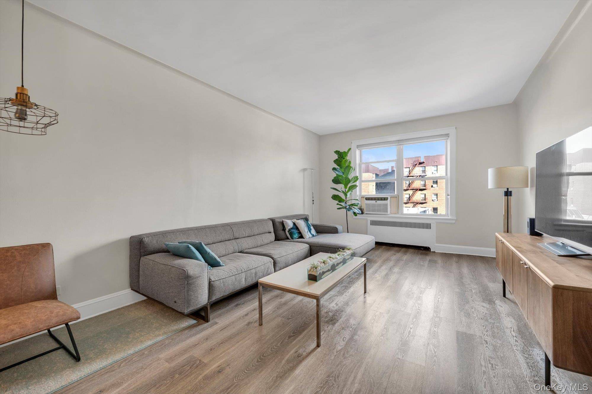 35-24 72nd ST #5G, Jackson Heights, NY 11372