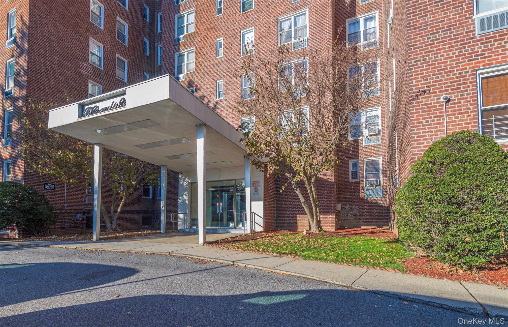 125 Bronx River RD #2E, Yonkers, NY 10704