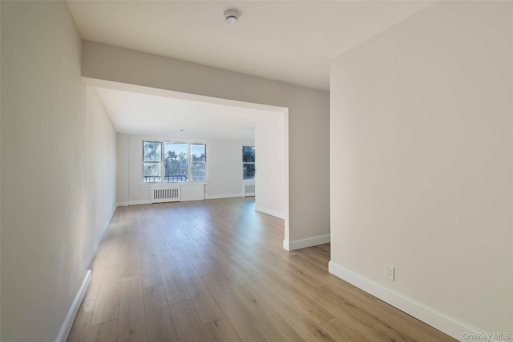 125 Bronx River RD #2E, Yonkers, NY 10704