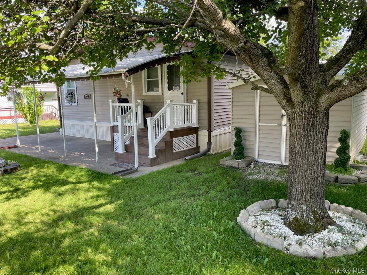128 Brittany TER #128, New Windsor, NY 12575