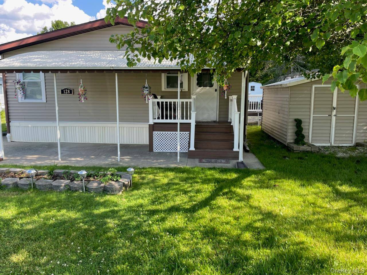 128 Brittany TER #128, New Windsor, NY 12575