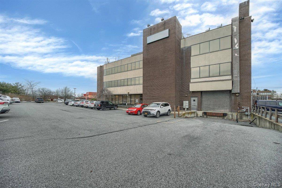 15 Matthews ST #200, Goshen, NY 10924