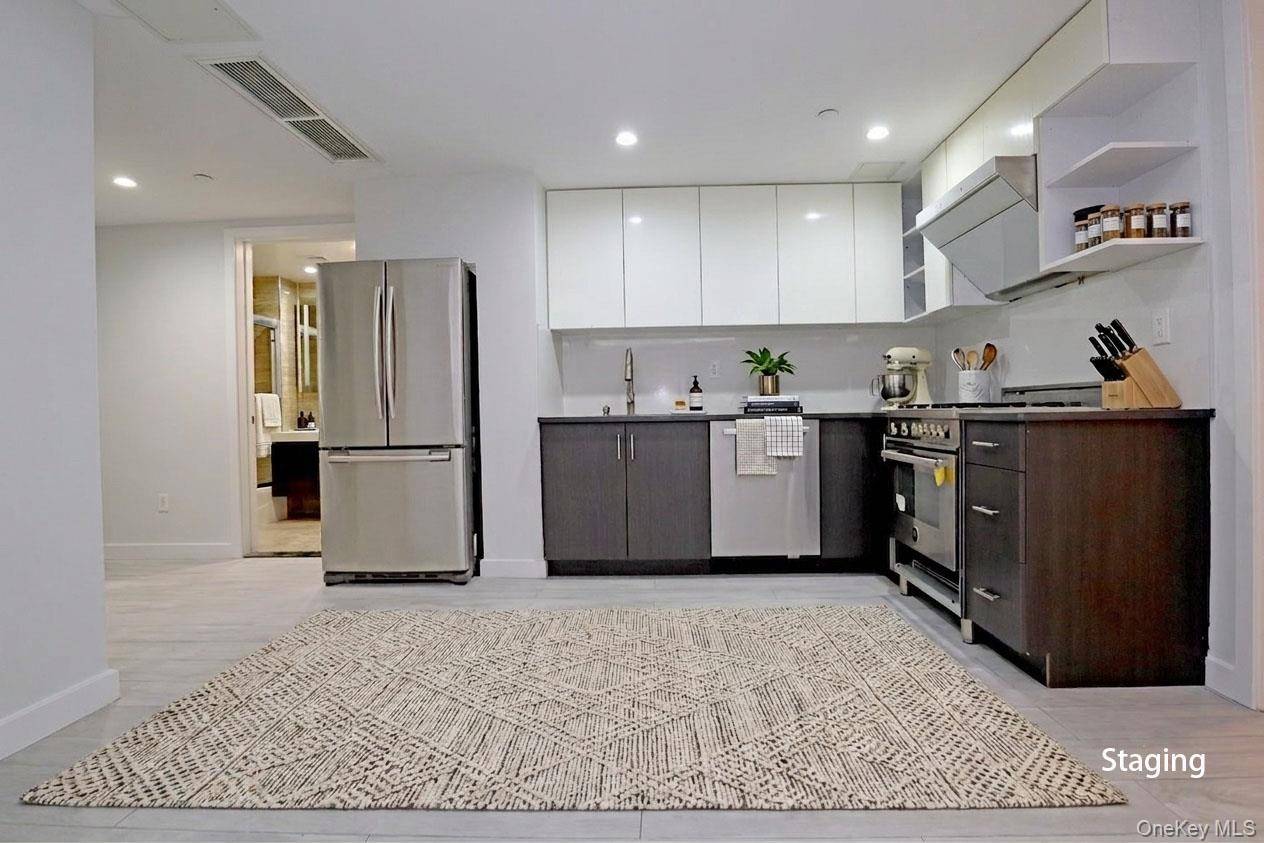 15815 Union TPKE #3B, Fresh Meadows, NY 11366