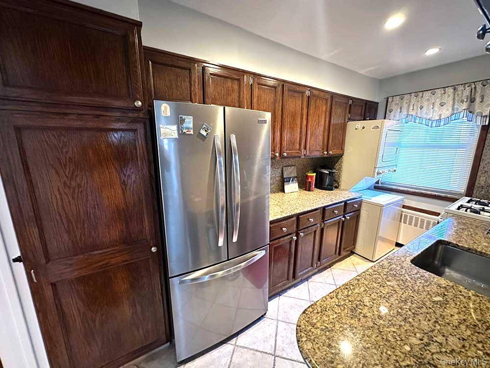 251-19 61st AVE #19A, Little Neck, NY 11362