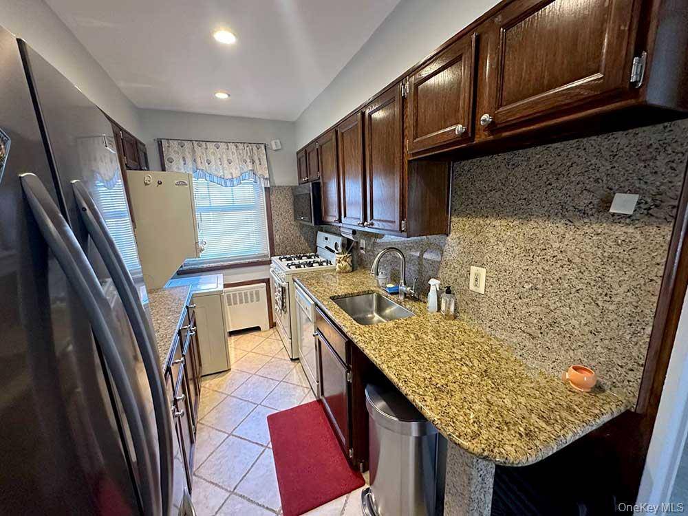 251-19 61st AVE #19A, Little Neck, NY 11362