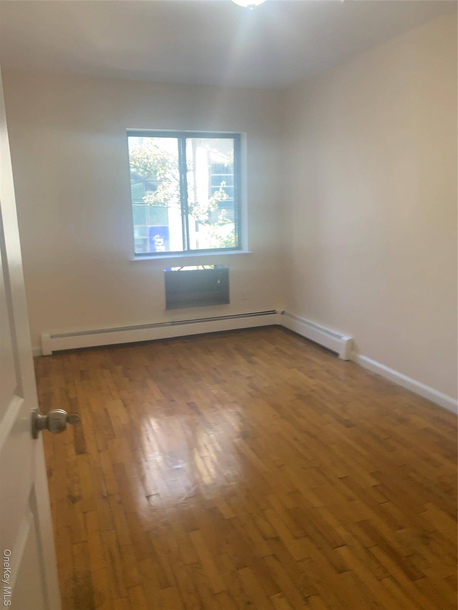 13512 37th AVE, Flushing, NY 11354
