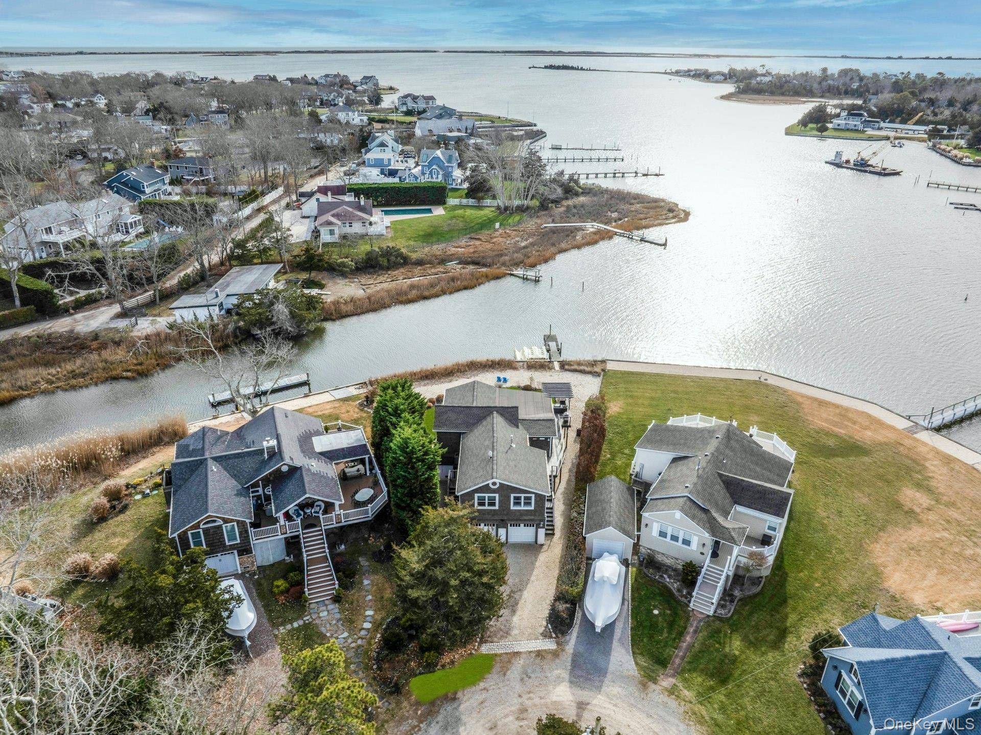 7 Springville CIR, Hampton Bays, NY 11946