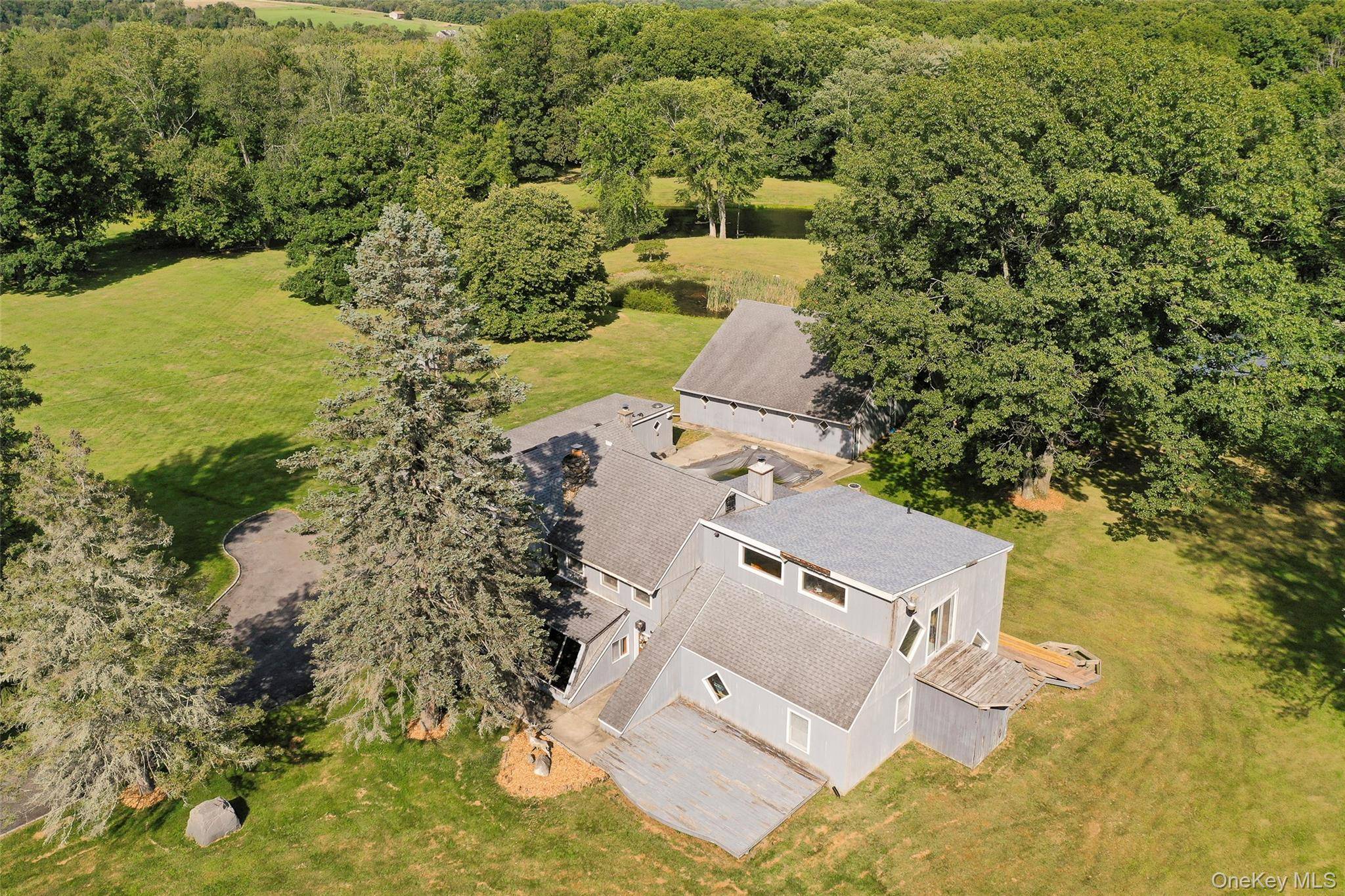 89 Deer Pond RD, Verbank, NY 12585