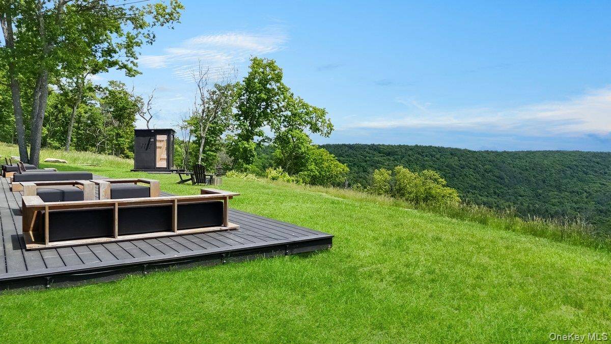 125 Mapes RD, Barryville, NY 12719