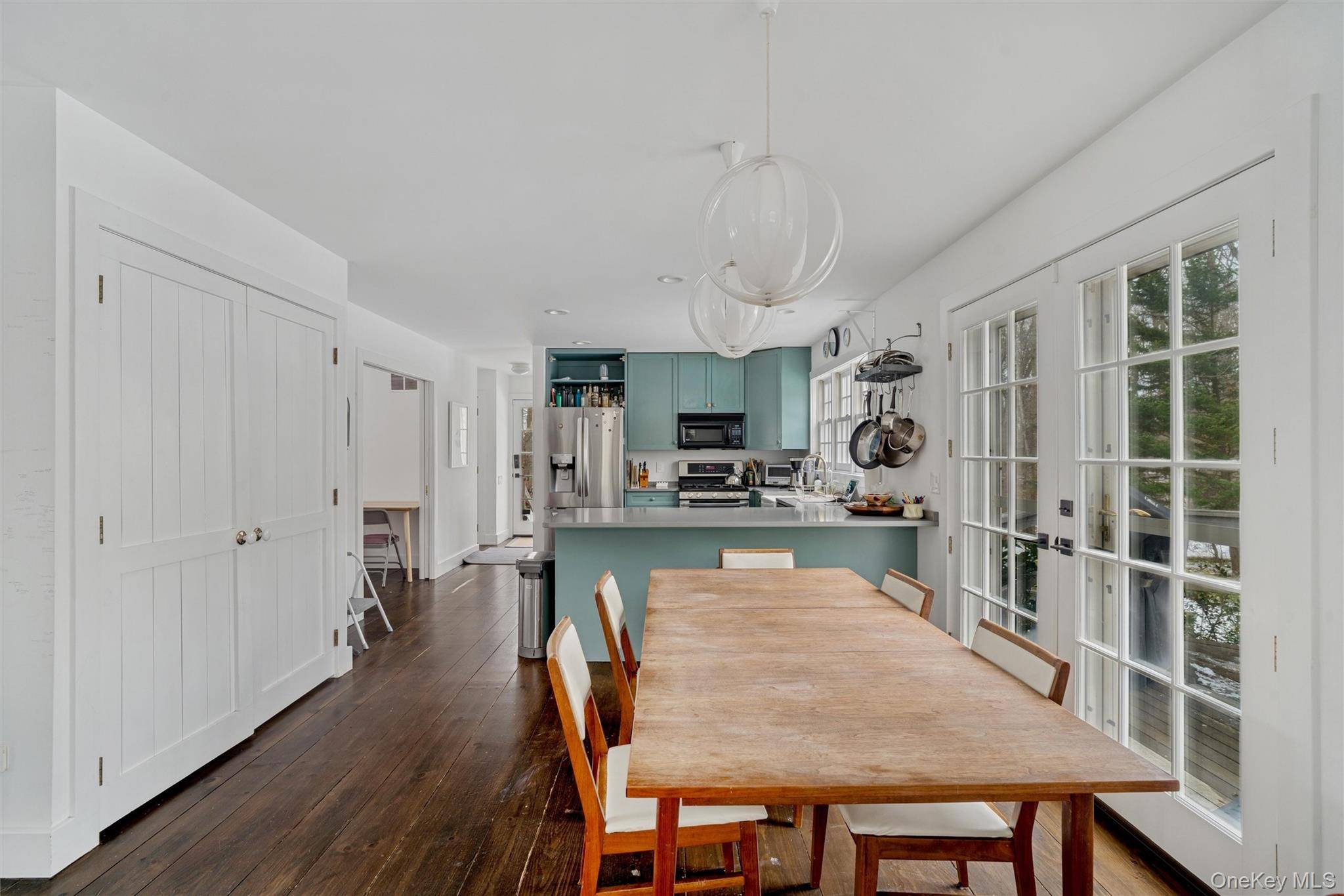 1008 Middle Line Hwy, Sag Harbor, NY 11963