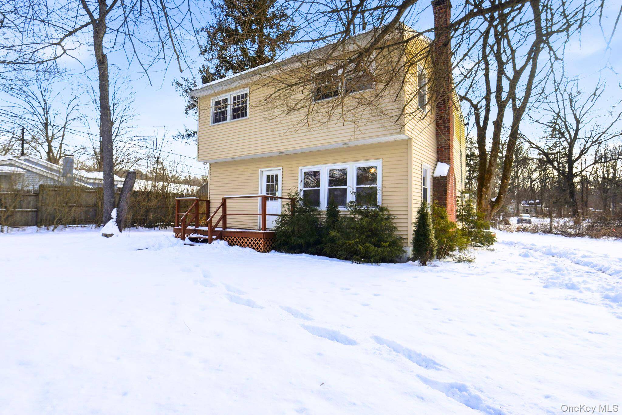 35 Shady Creek RD, Pleasant Valley, NY 12569