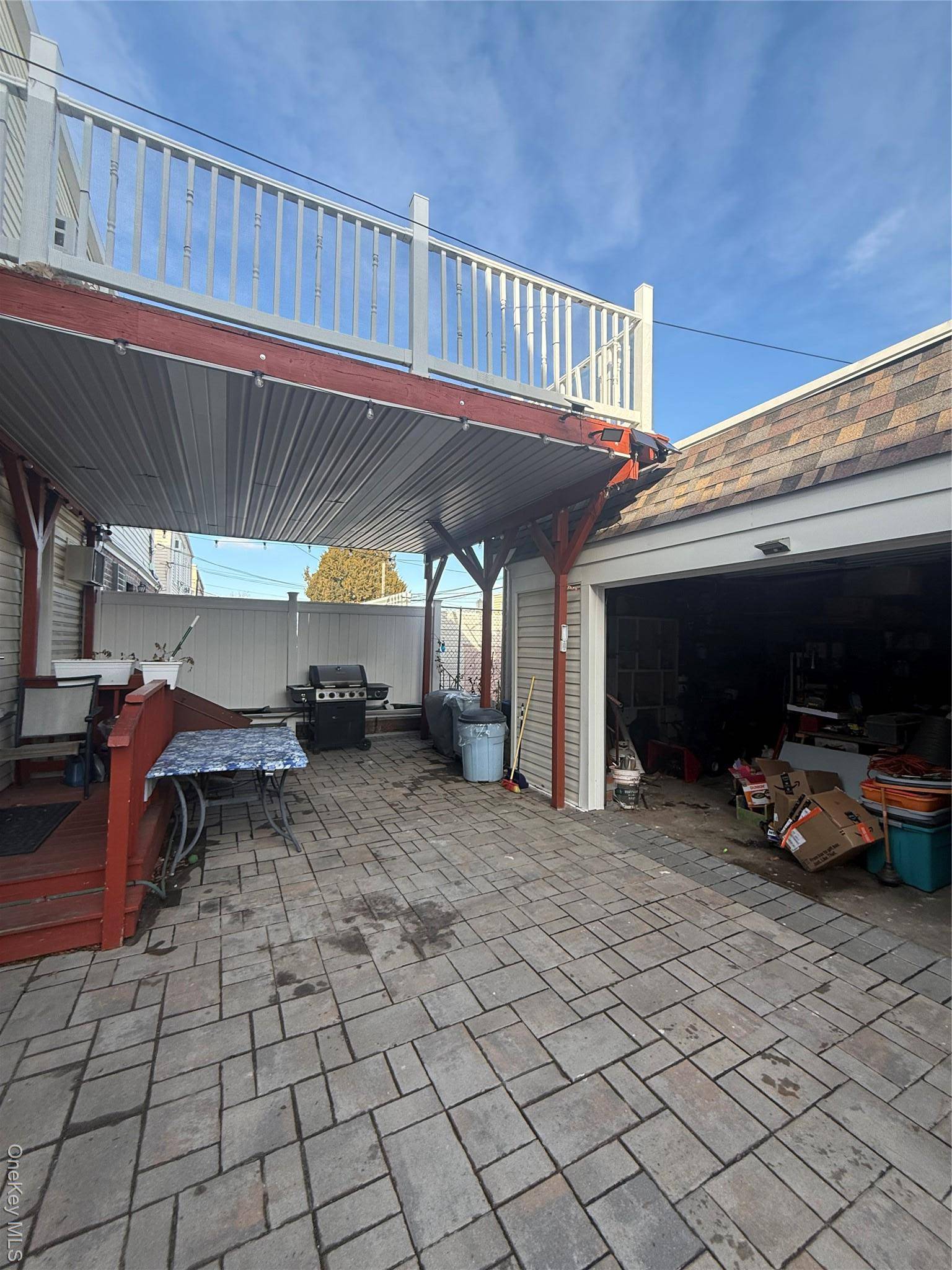 7841 84th ST, Glendale, NY 11385