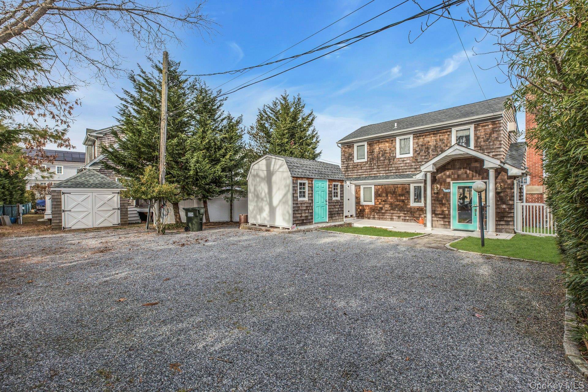 53 W End AVE, East Quogue, NY 11942