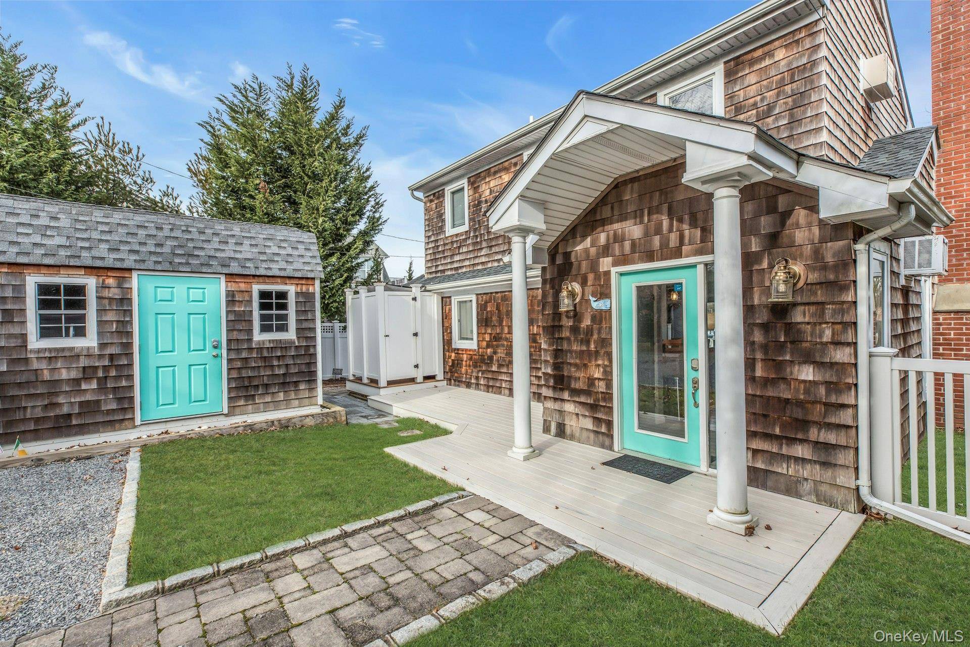 53 W End AVE, East Quogue, NY 11942