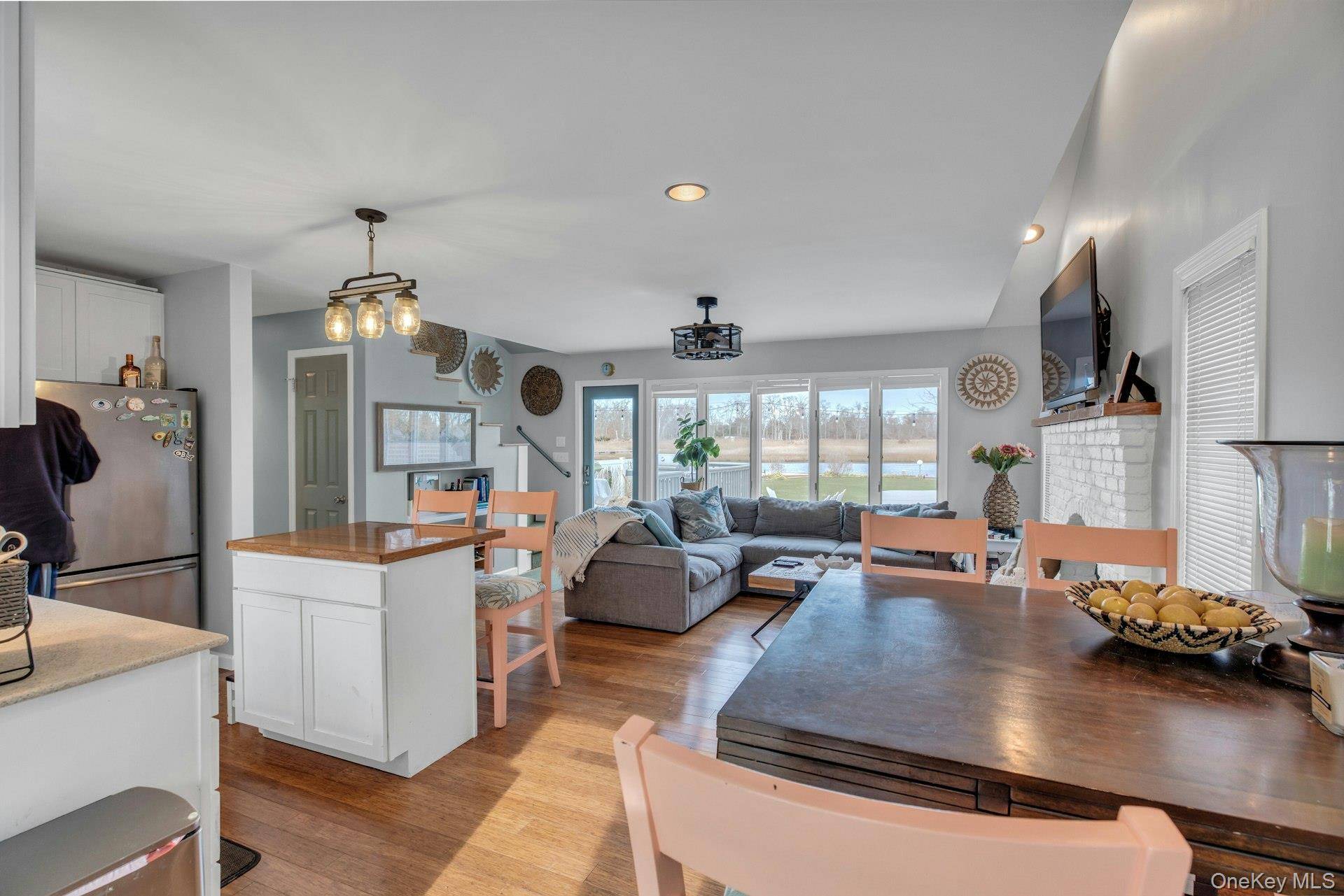 53 W End AVE, East Quogue, NY 11942