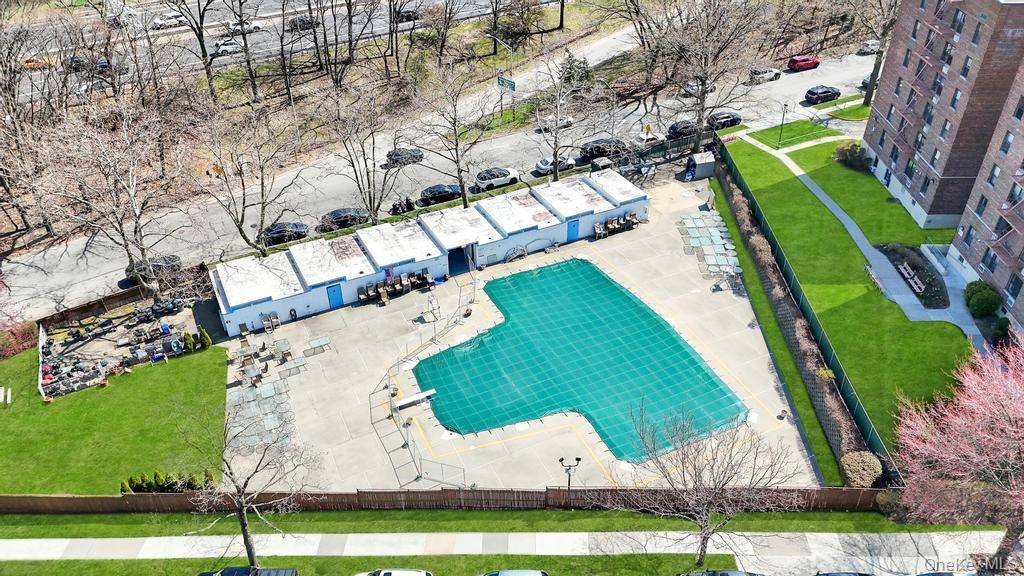 224-24 Union TPKE #1P, Bayside, NY 11364