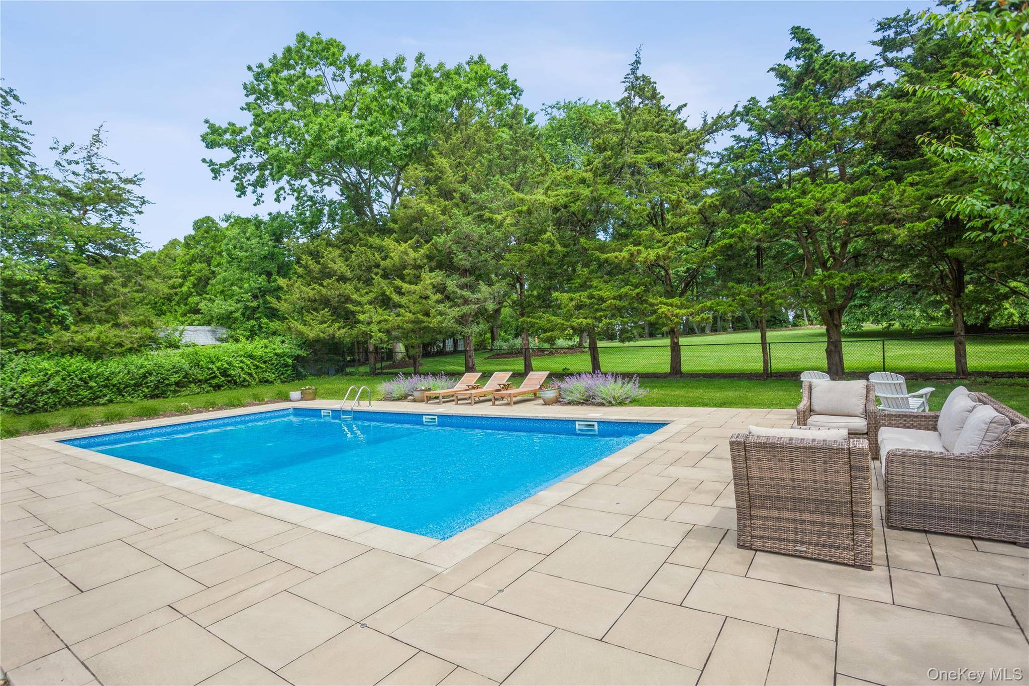 215 Northfield LN, Southold, NY 11971