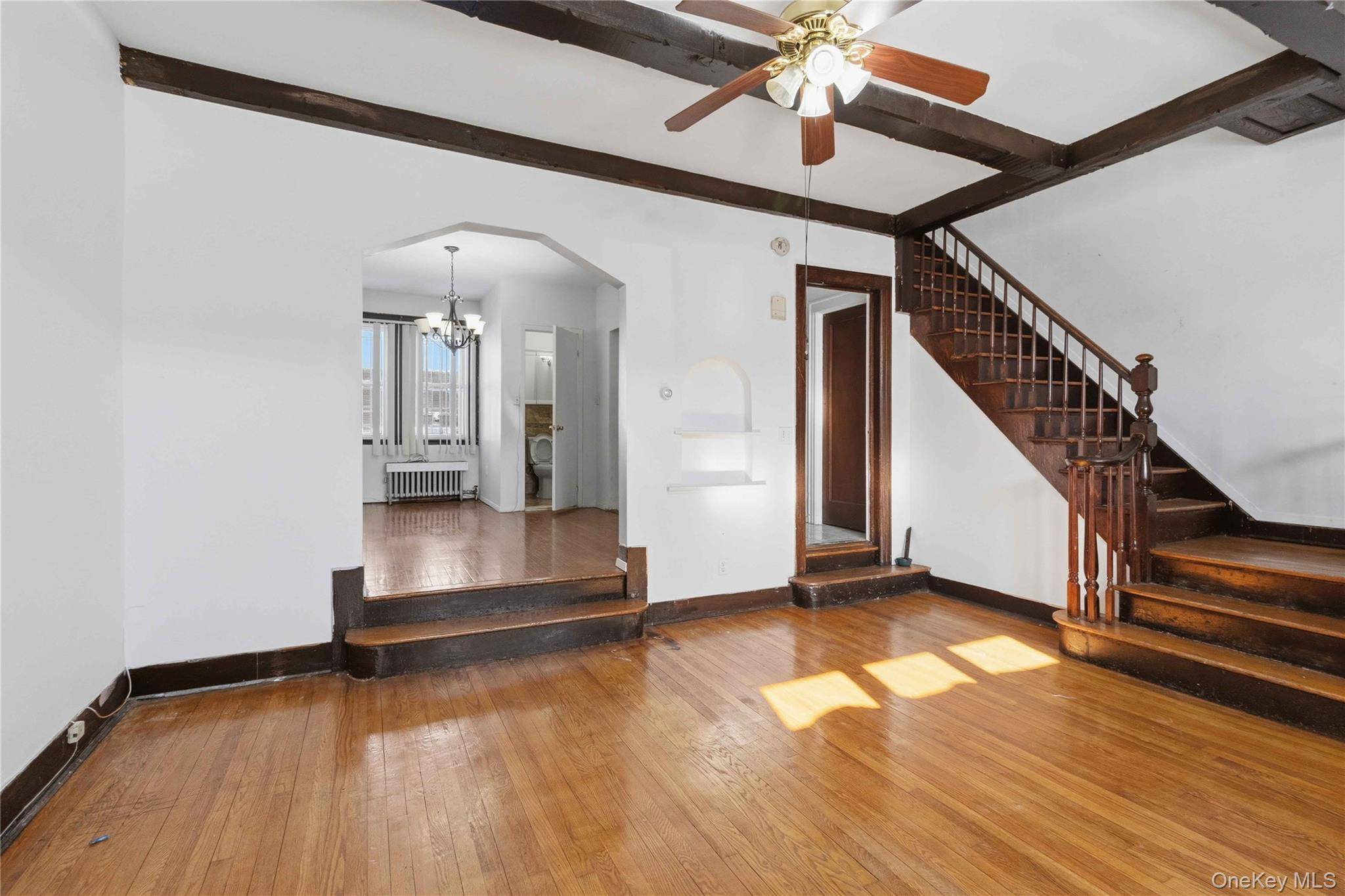 202-07 109th AVE, Saint Albans, NY 11412