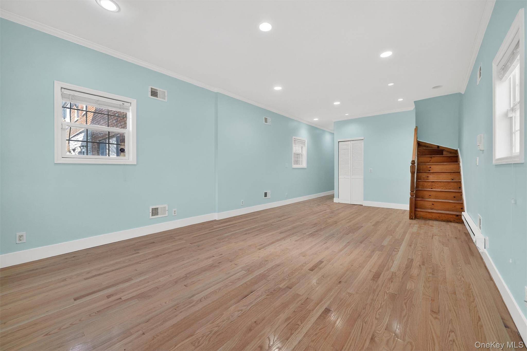 636 Throggs Neck EXPY, Bronx, NY 10465