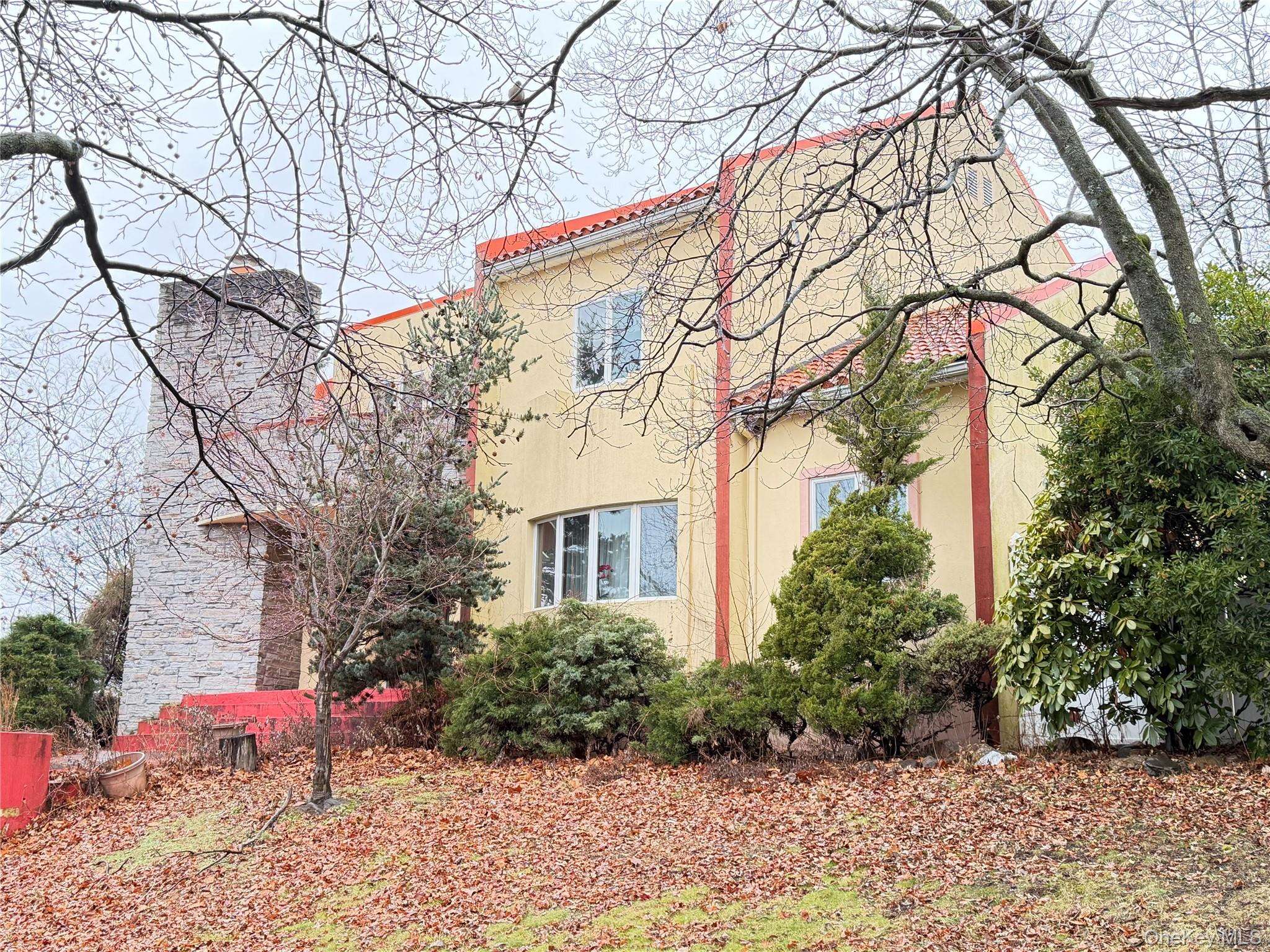 26105 Bridgewater AVE, Glen Oaks, NY 11004