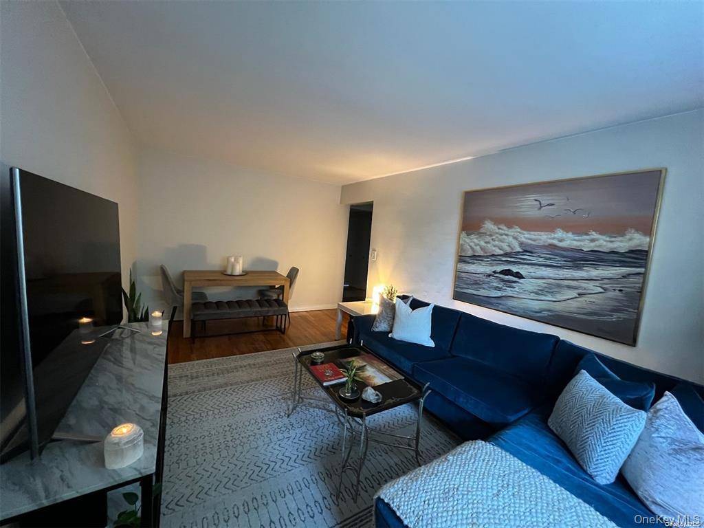 120-10 85 AVE #2j, Kew Gardens, NY 11415