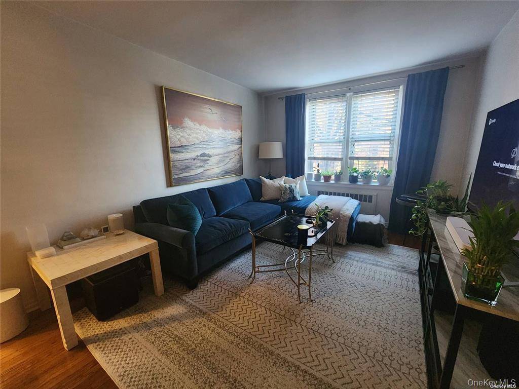 120-10 85 AVE #2j, Kew Gardens, NY 11415