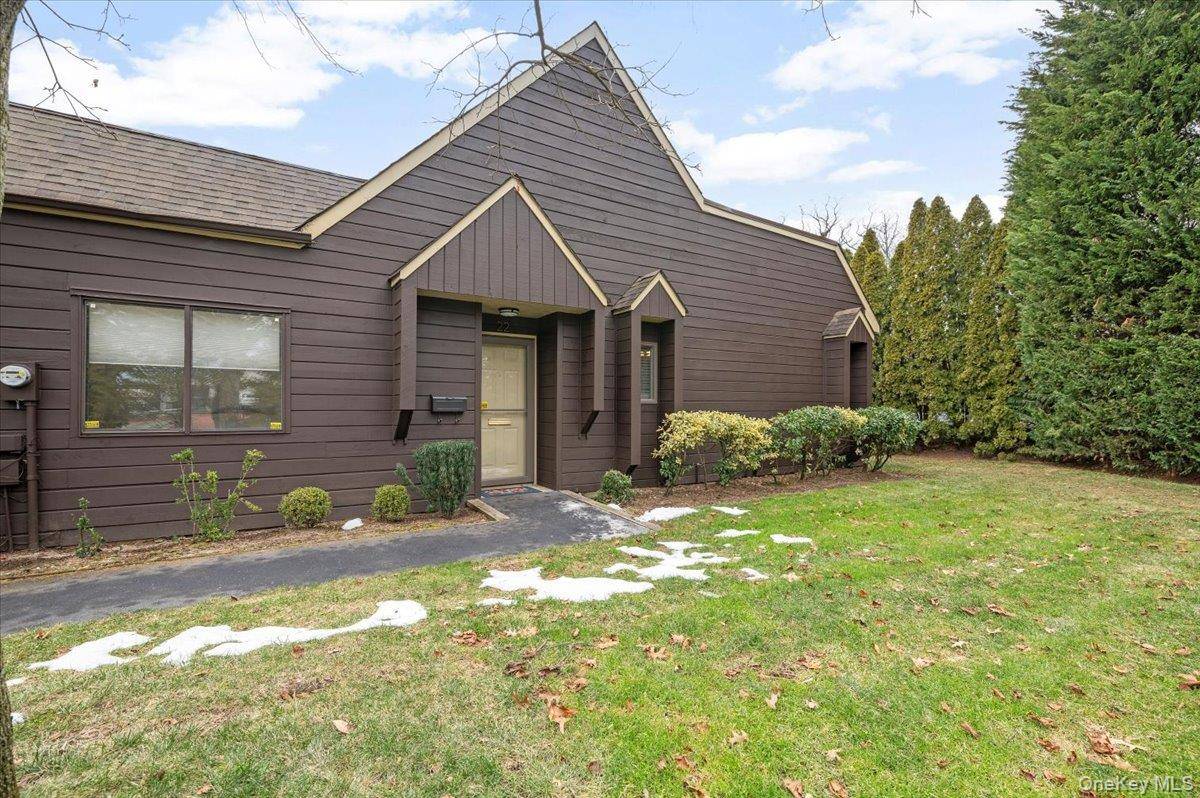 22 SO. Gate Circle, Massapequa Park, NY 11762