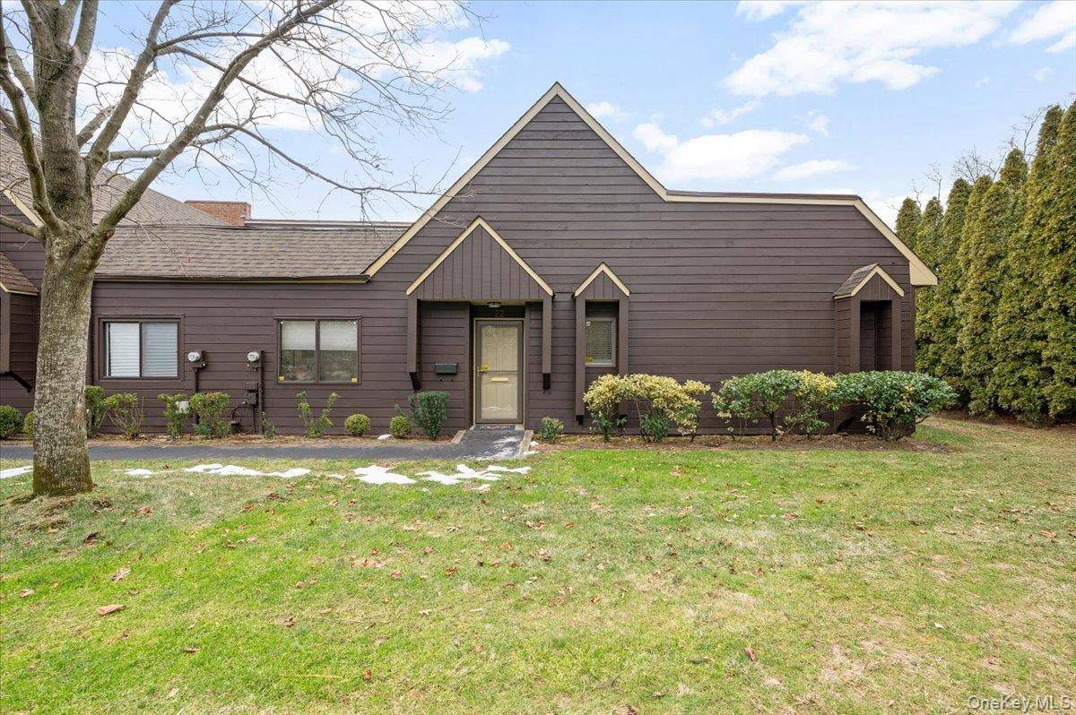 22 SO. Gate Circle, Massapequa Park, NY 11762