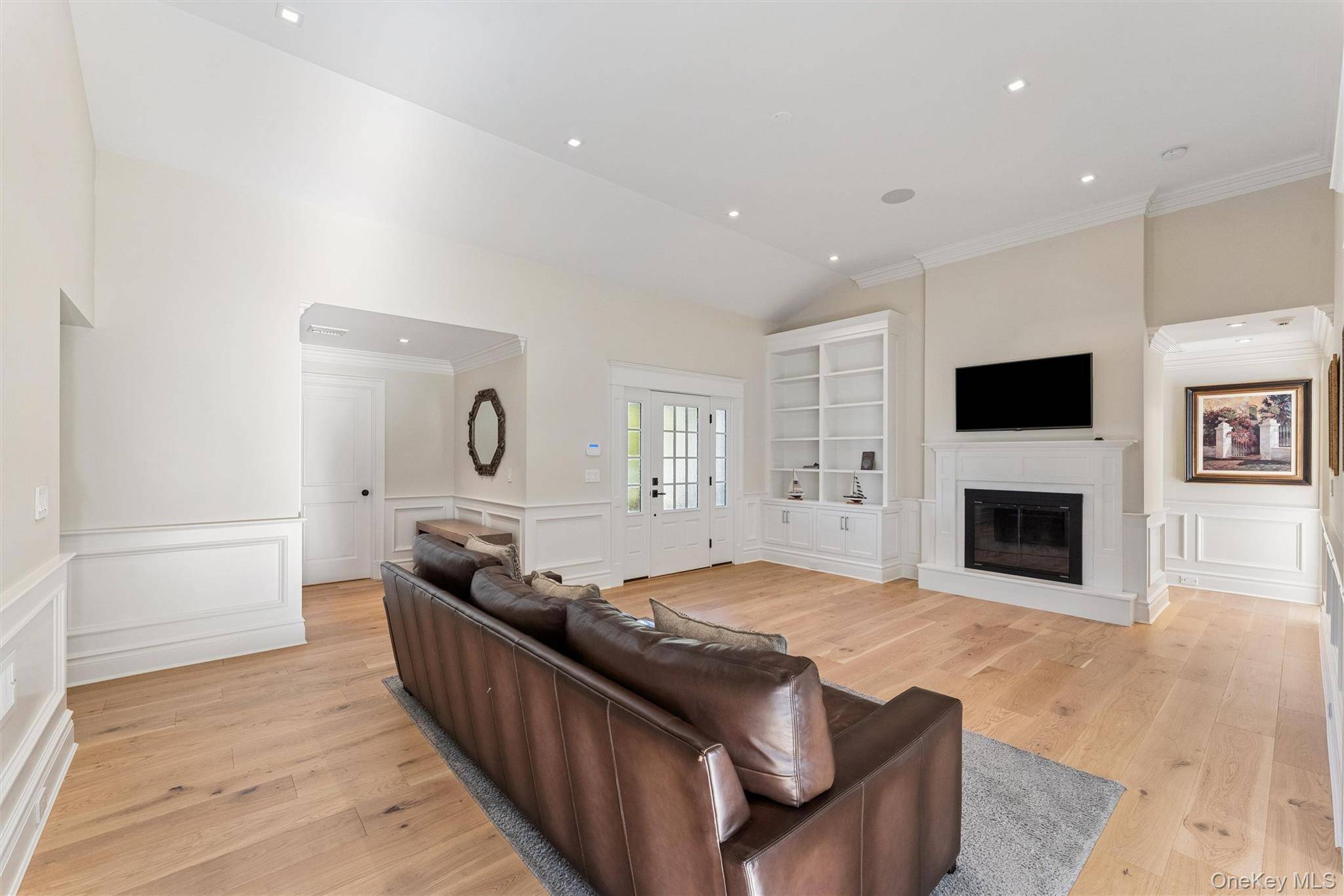 275 Mill RD, Westhampton Beach, NY 11978